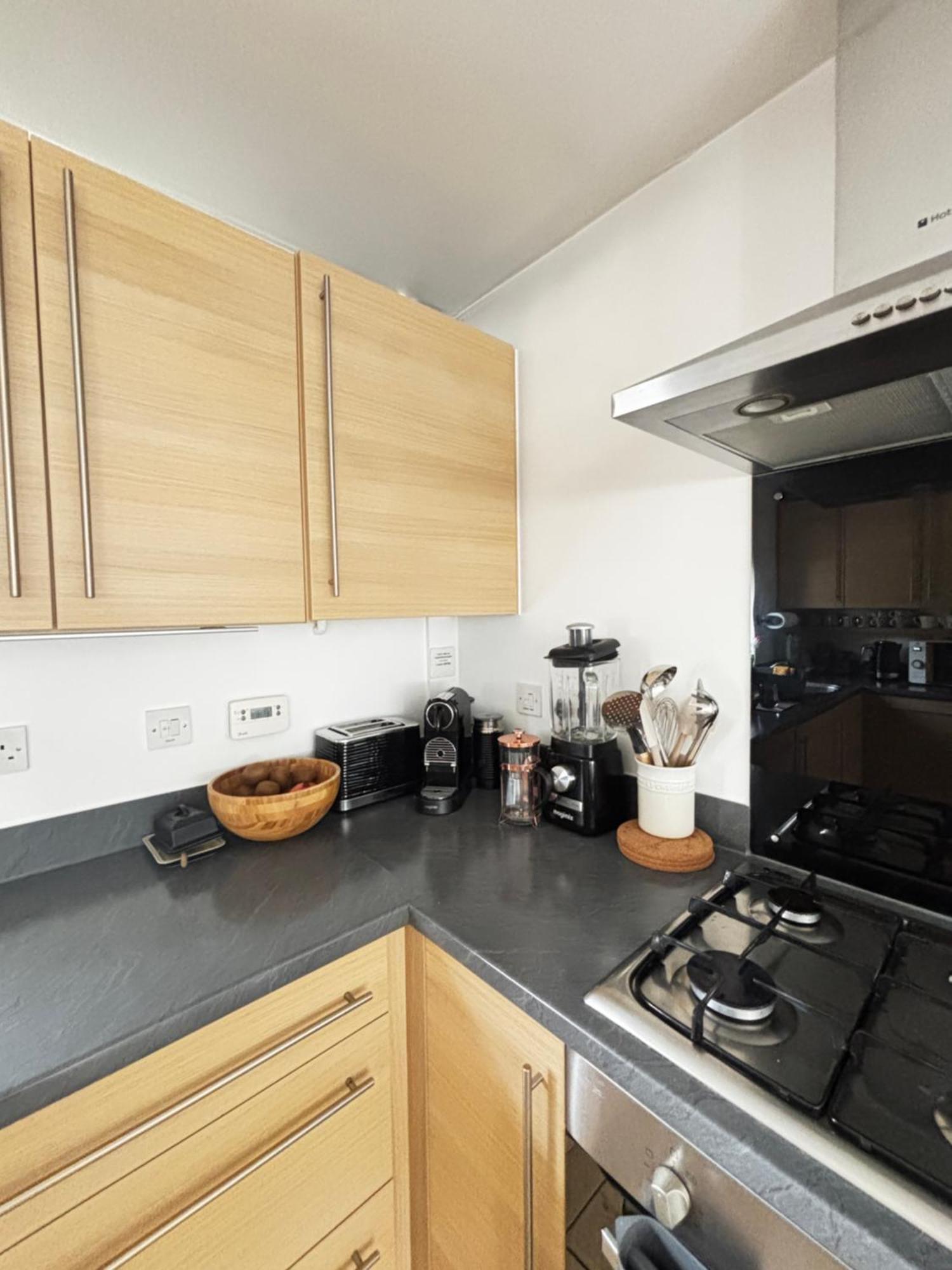Delux Room With Private Parking, Sleeps 2, Perfect For Cotswold Getaway, Easy A419 Access Blunsdon Kültér fotó