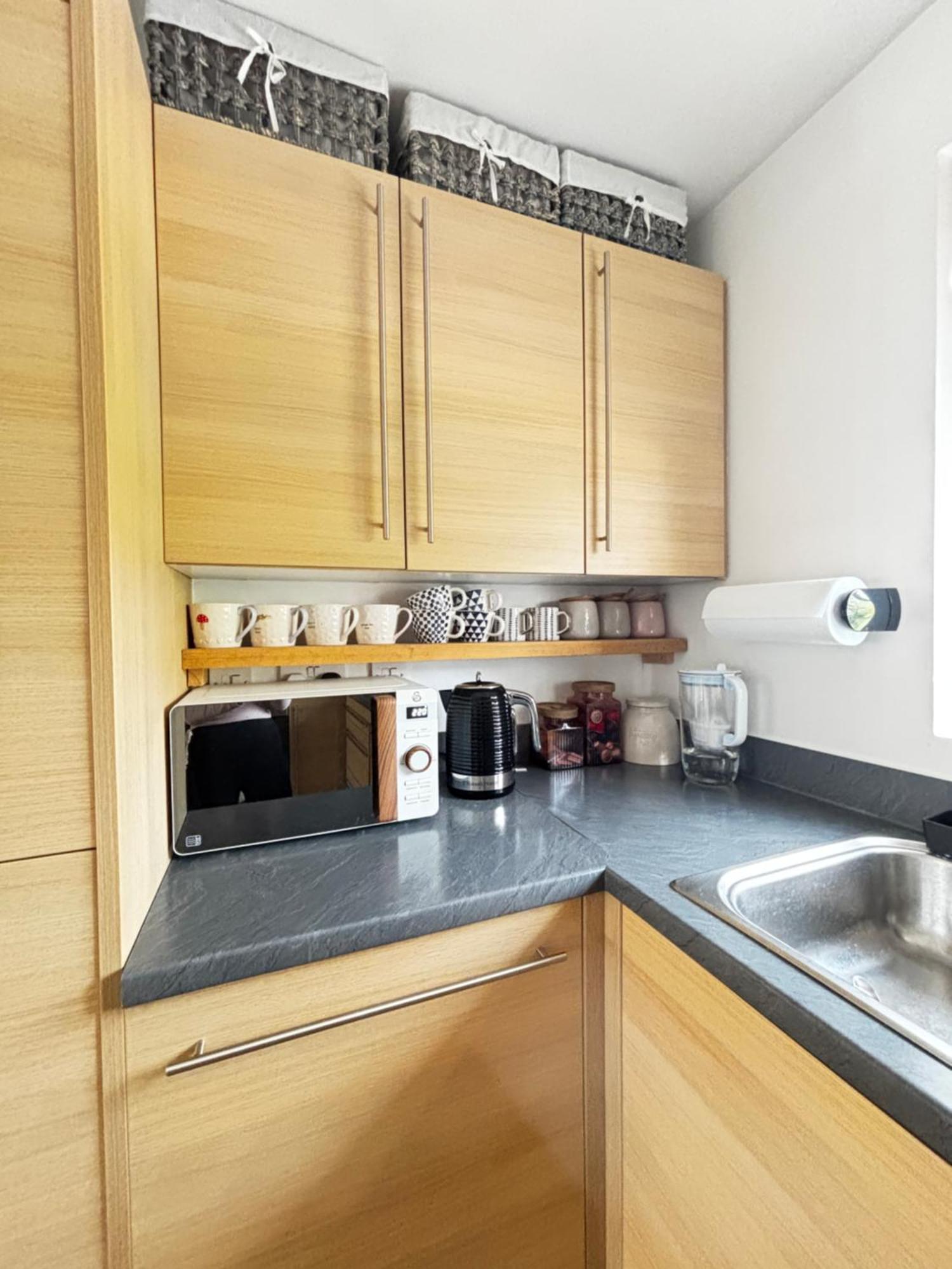 Delux Room With Private Parking, Sleeps 2, Perfect For Cotswold Getaway, Easy A419 Access Blunsdon Kültér fotó